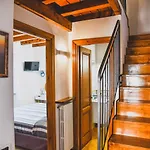 Vittoria House * 스트레사