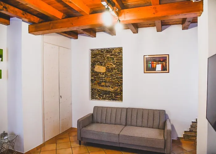 Vittoria House *