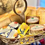 Дом отдыха Vittoria House Стреза